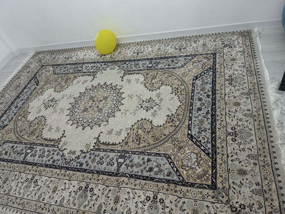 Продается Ковер б/у