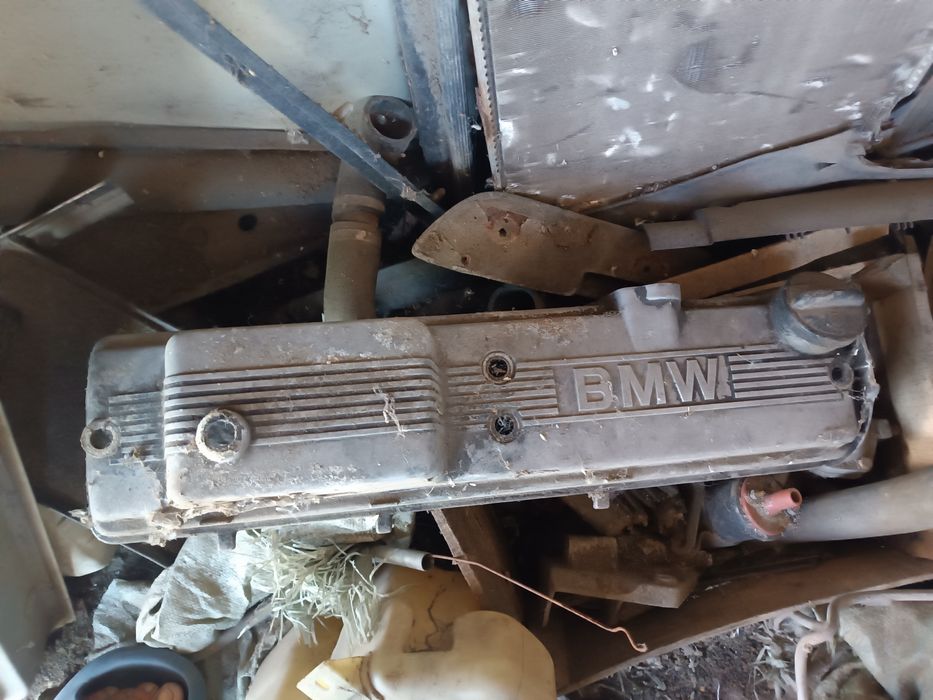Продам запчасти на BMW E-30