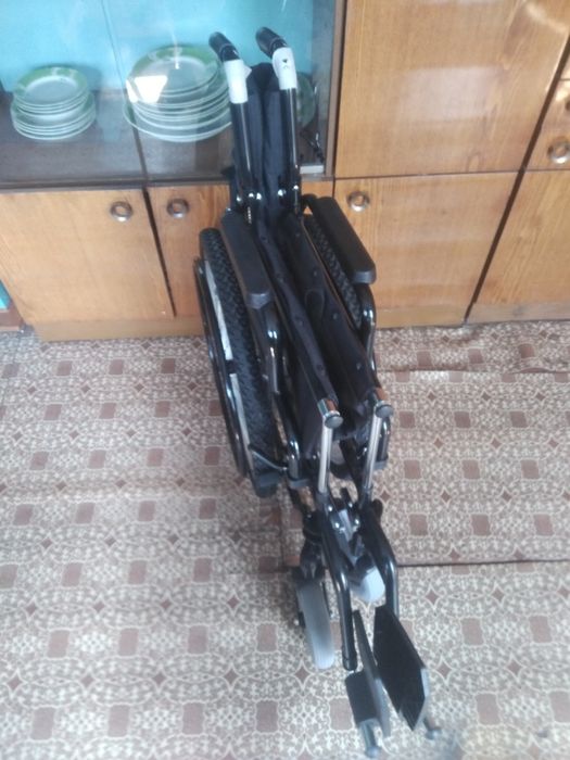 коляска обсолютно новая
