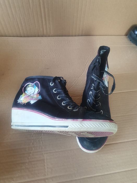 Încălțăminte marimea 37