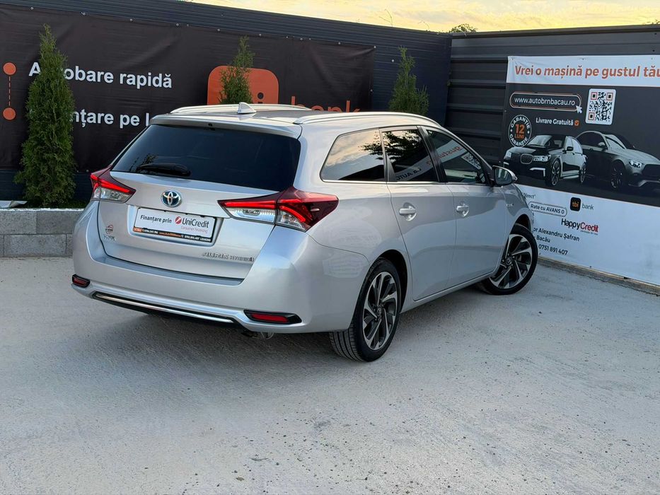 Toyota Auris /1.8L Hybrid/ 99cp/ Automat/ Rate/ Avans %