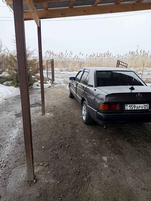 Мерс в хорошем состояние.