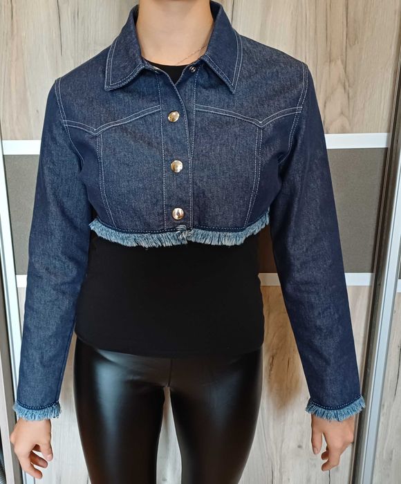 Топ с черни пайети и късо дънково якенце S