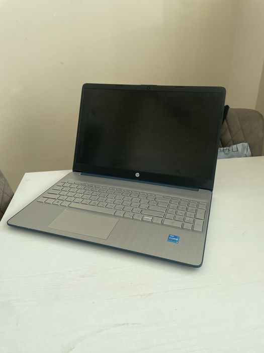 HP laptop Не Използван СВАЛЯМ ЗА СЕРИОЗНИ!