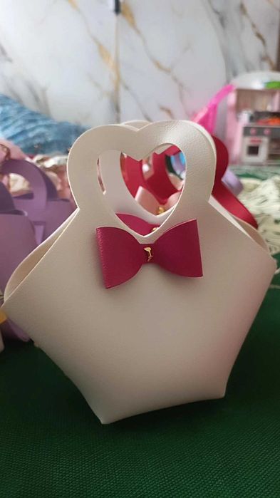 Тойбастар, Бонбоньерки