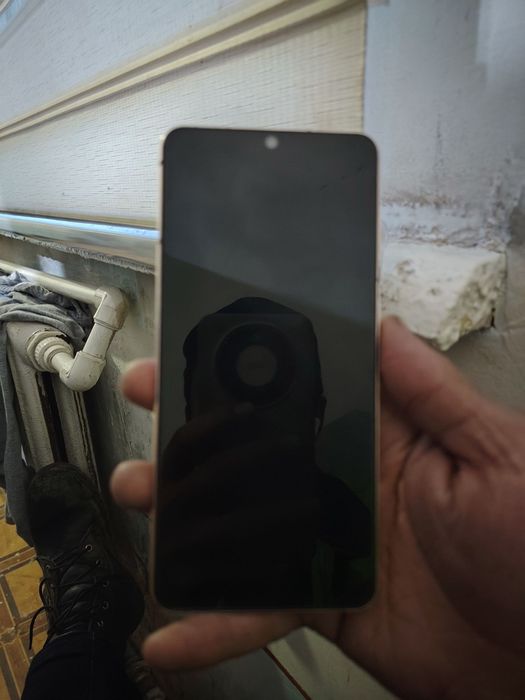 Samsung S21 plus 270$