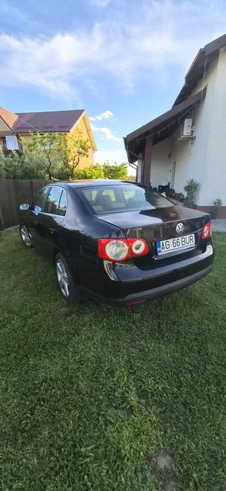 Vw jetta 1.9 TDI 2008 proprietar de 10 ani nu este PASSAT B6