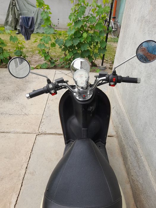 Vind scuter Ebreti