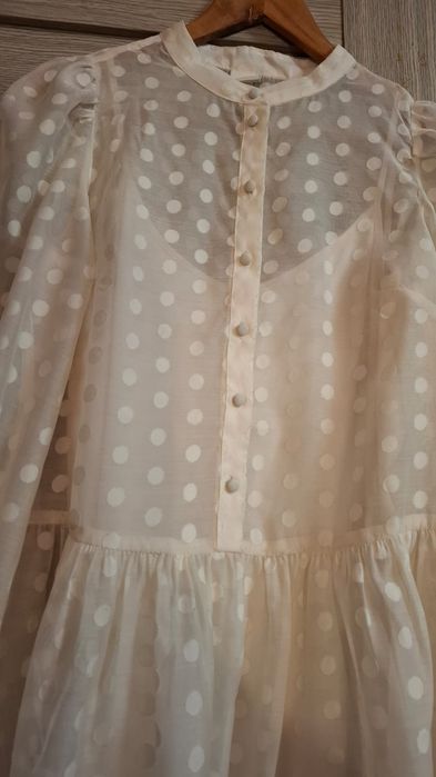 Платье в горох бренда H&M