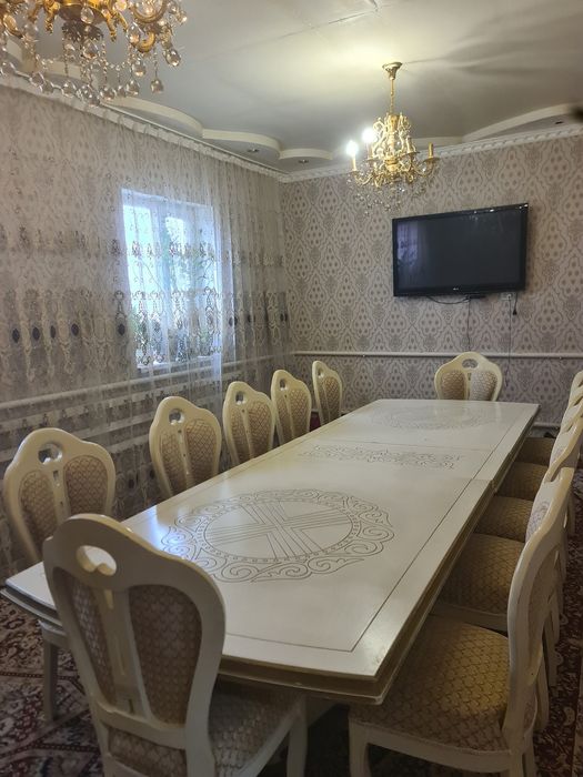 Стол гостиной продаются