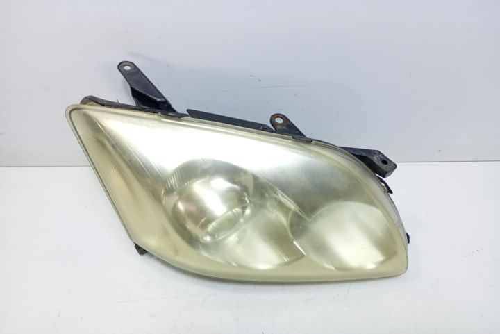 Far dreapta Toyota Avensis a 2-a generatie T25 (facelift) seria