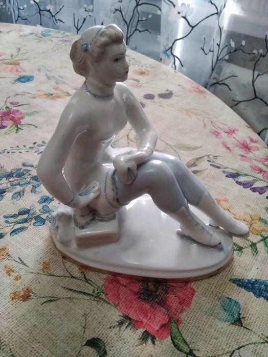 Фарфоровая статуэтка Конькобежка-Фигуристка, фигурка