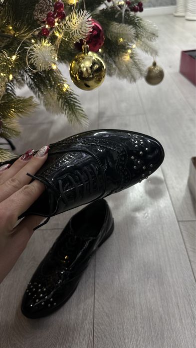 Туфли на низком каблуке