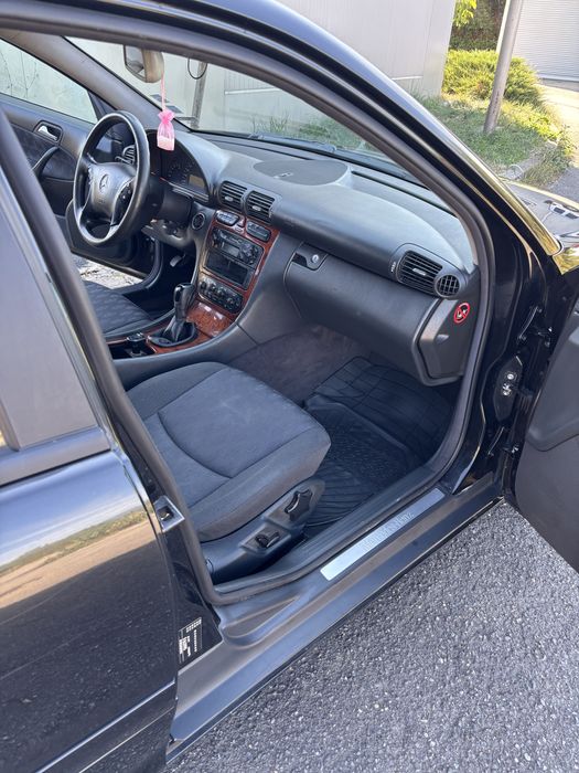 Продавам мерцедес w203