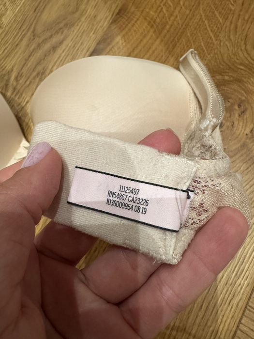 Sutien Victoria’s Secret marimea M