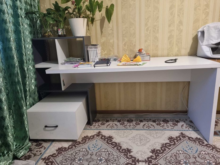 Учебный стол для школьника