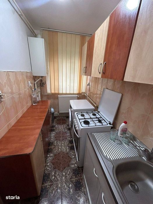 De vanzare apartament cu 2 camere, etajul 1,zona linistita.Pret 48500e