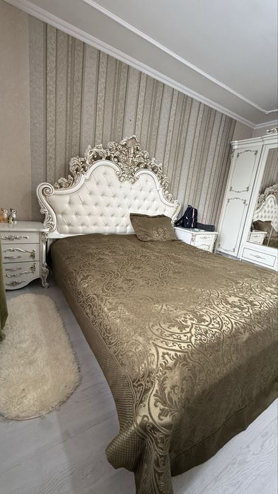 Продам спальный гарнитур