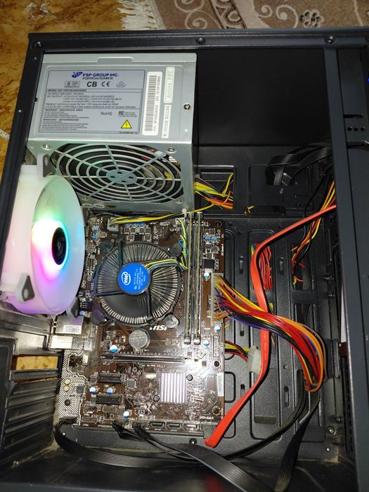 Продавам компютър