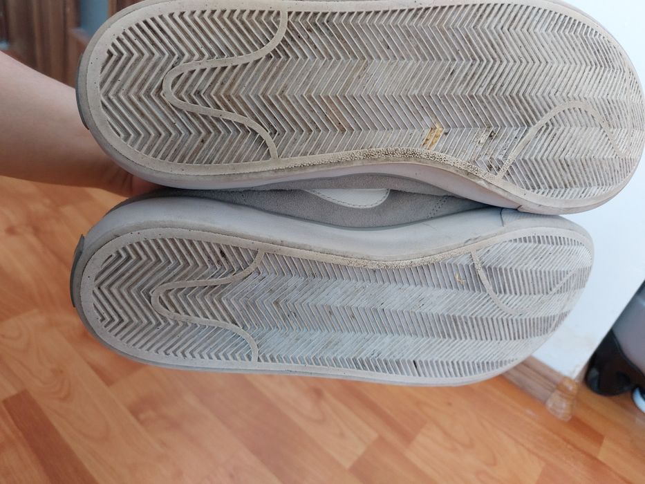 Tenisi  nike barbati  44/45       .