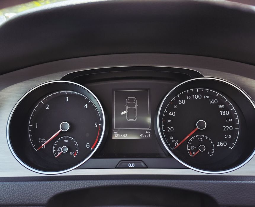 VW Голф 7  1.6 TDI