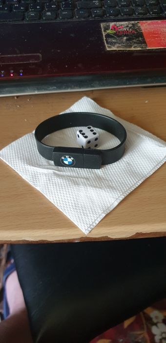 Продам флешку BMW.