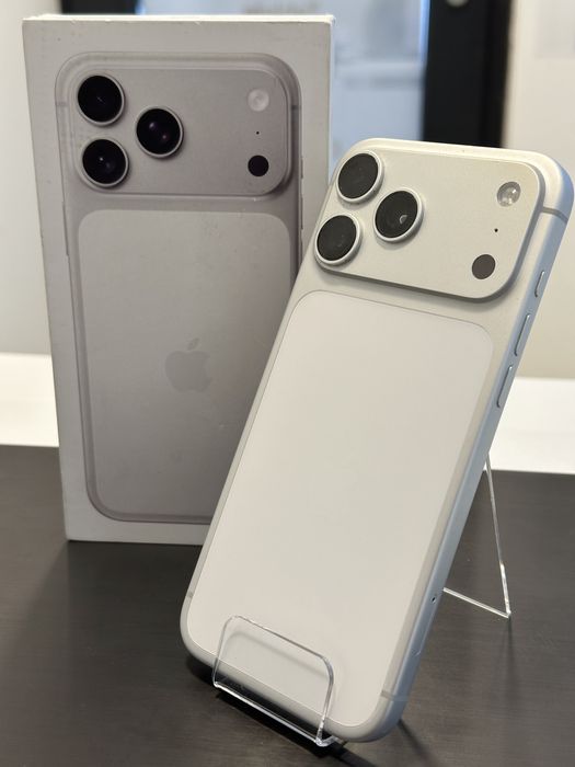 iPhone 17 Pro Max Silver 256GB, Aproape Nou, 27 cicluri, Impecabil