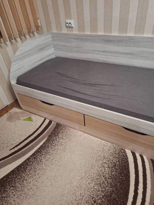 Единично легло с матрак подарък