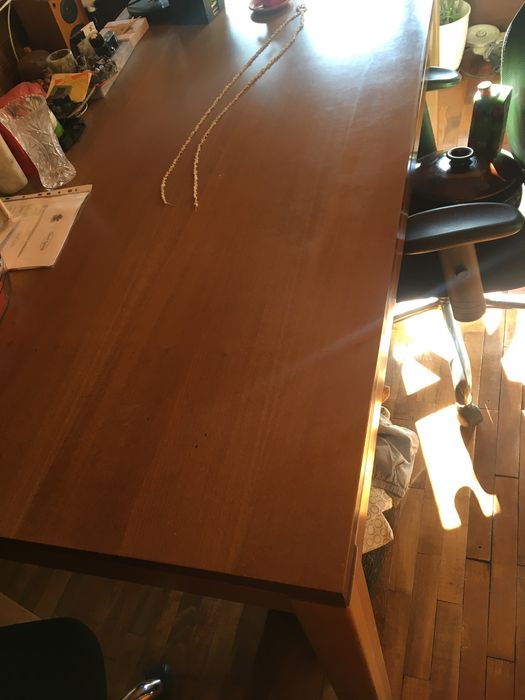 Продавам масив маса от бук/дъб естествено дърво.