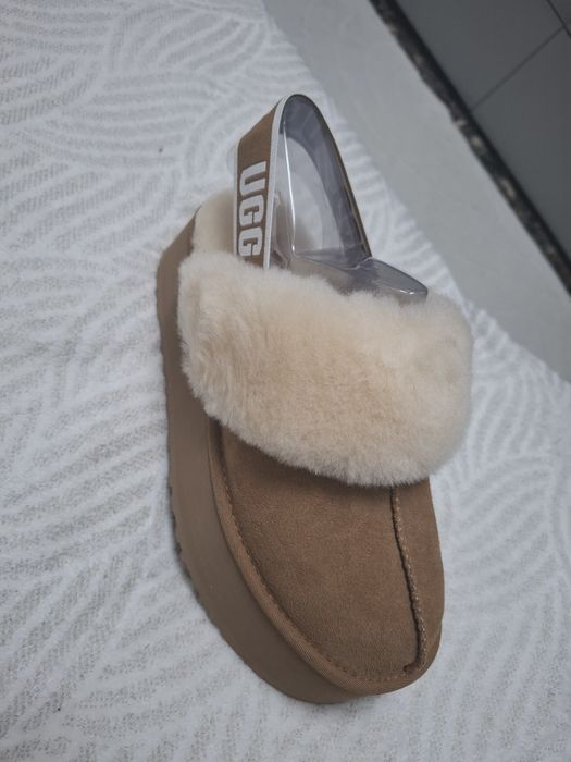 Vând  papuci înalți FUNKETTE