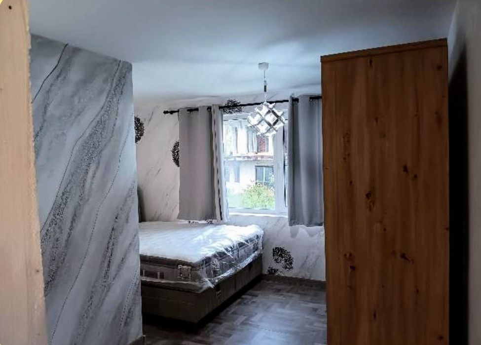 Дава се под наем Тристаен апартамент в Варна, Бриз - 120 кв.м за 918 € - Снимка #9