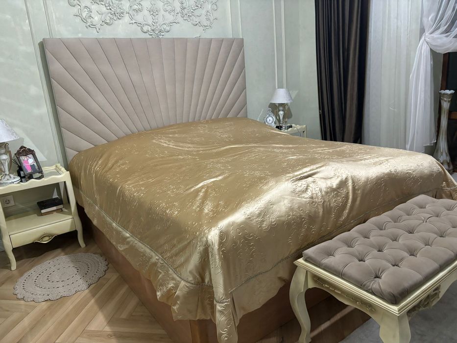 Кровать двуспальная