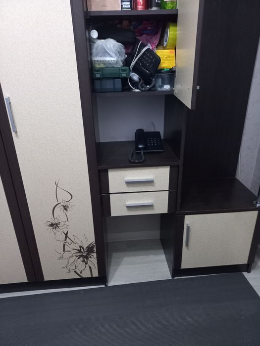 Шкаф в прихожую продам