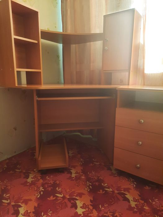 Стол письменный с тумбой (угловой)