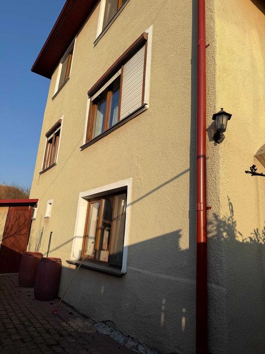 Vând casa pe 3 nivele in Mediaș, cartier Vitrometan, 231m2