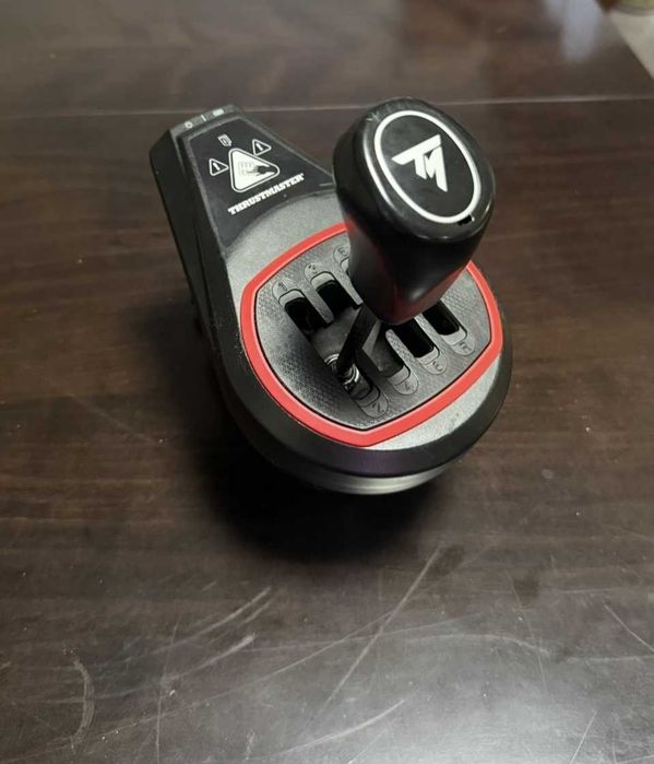 Thrustmaster T300RS GT + Thrustmaster TH8S Shifter