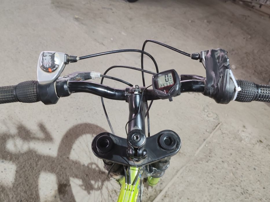 Велосипед горный 2 амортизатора по центру1 и на руле компания OLYMPIA