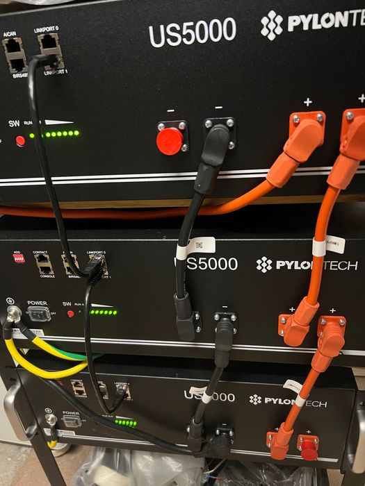 Нови Соларни батерии Продавам 3 броя нови Соларни батерии PYLONTECH Rechargeable Li-ion low voltage battery US5000, 48V LFP