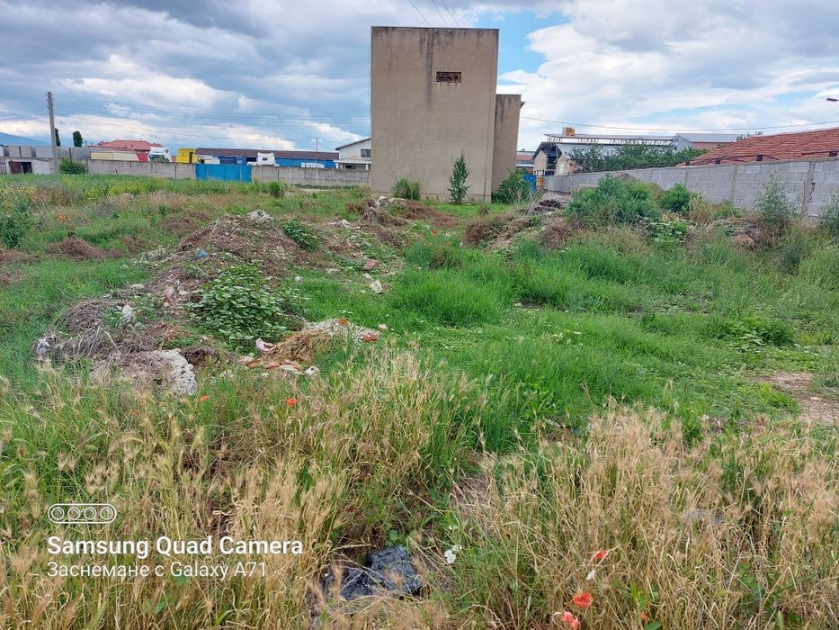 Продавам парцел УПИ от 587кв.м в индустриална зона. Може и Бартер!