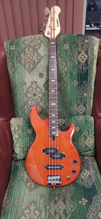 Бас китара YAMAHA BB 1024