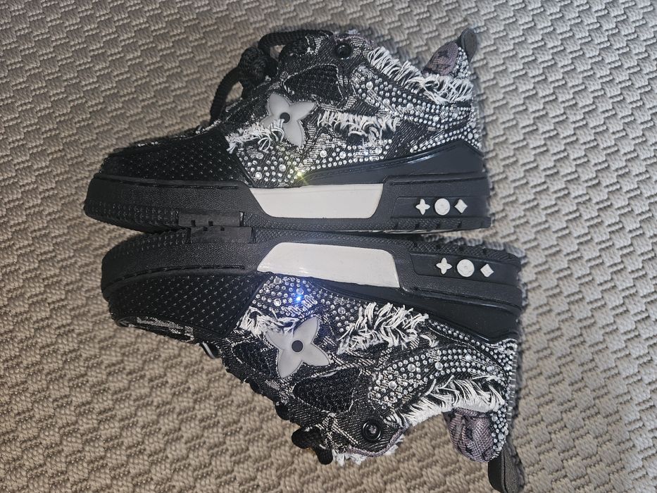 Adidasi lv skate