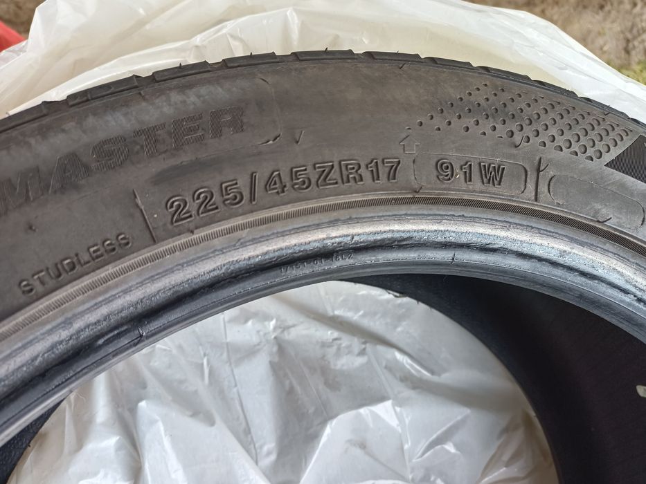 Cauciucuri 225/45/17 mixte 2 buc