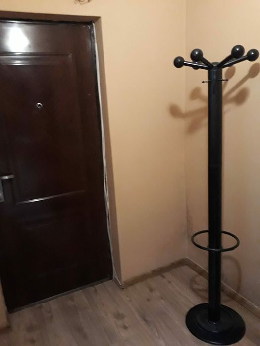 Ofer spre închiriere garsonieră cf 1 in tg jiu, zona 9 mai, lângă restaurantul Quatro stagioni — fotografia 1