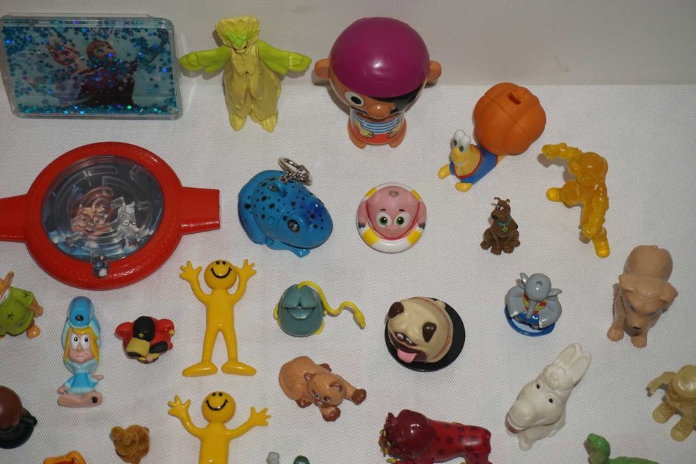 Голям Лот Фигурки Направени За Mcdonald's Burger King И Други 1.1кг