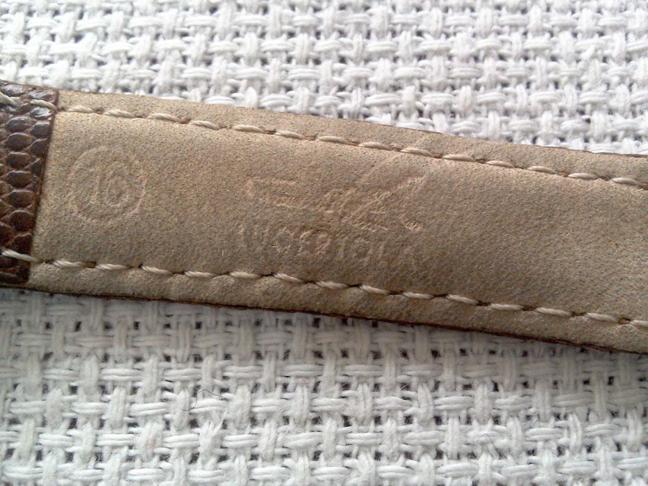 Ceas Velvet placat aur, damă, quartz, 30 x 25 mm, curea piele crocodil