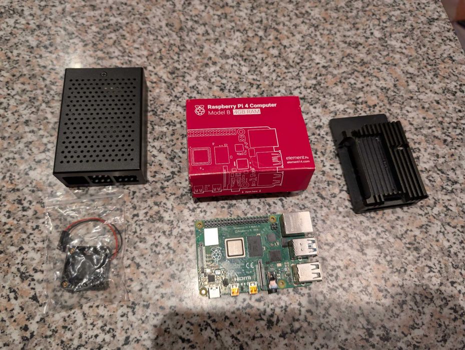 Raspberry Pi 4 Model B 4GB RAM с кутия и охлаждане
