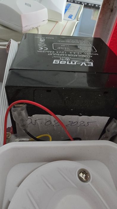 Vand sistem de alarmă cu gps sim pt cartela si 2 senzori de miscare