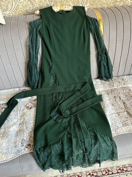 Платья нарядные 5 шт разные