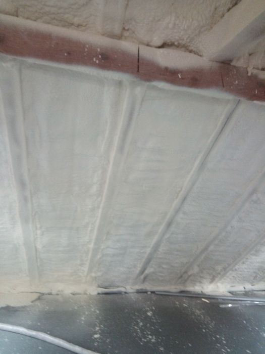 Izolatie/Izolații cu spumă poliuretanica termică și fonica