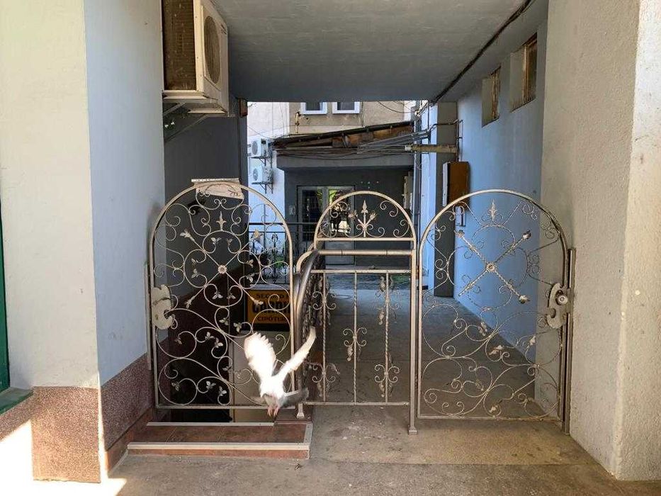 Spatiu comercial/birou ultracentral vizavi de magazinul Sugas demisol